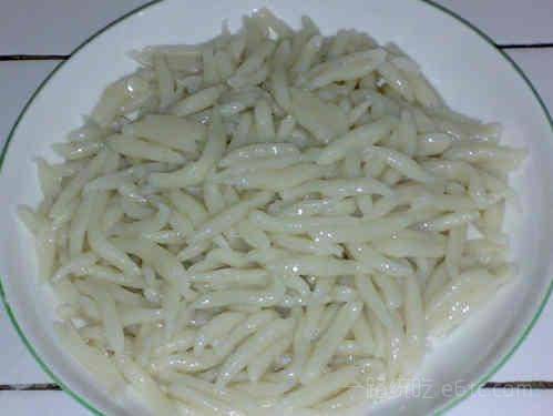 青稞面搓鱼儿