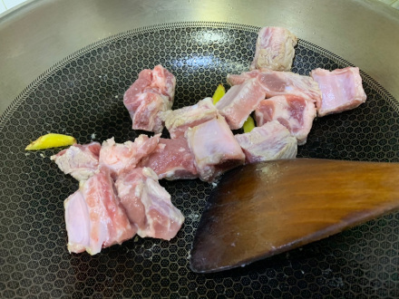 玉米排骨汤制作步骤