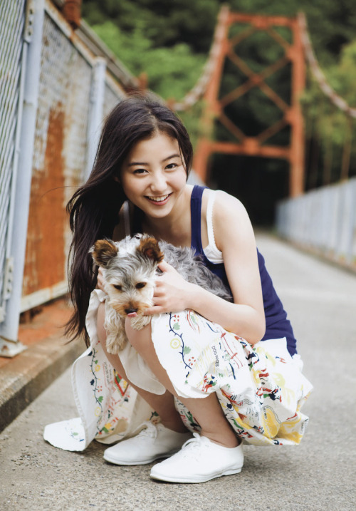 高田里穗的图片