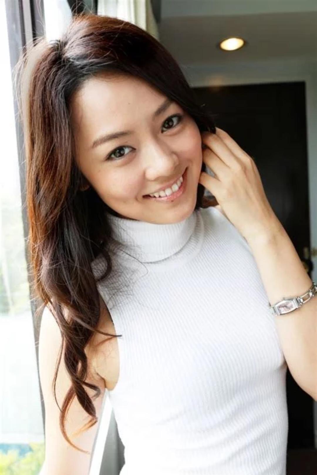 伴杏里的图片