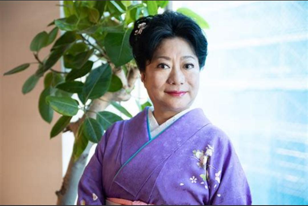 山村红叶的图片