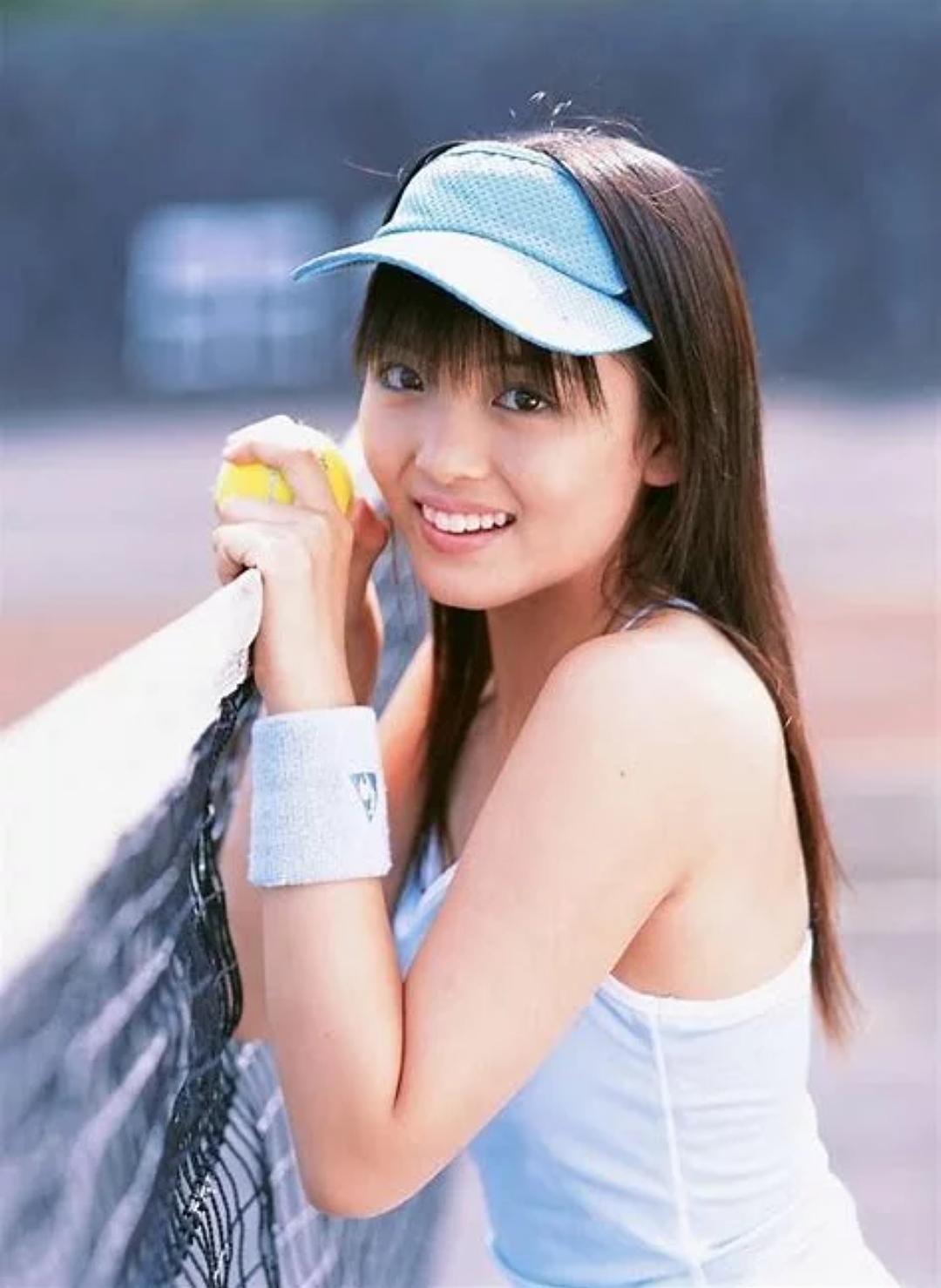 西田奈津美的图片