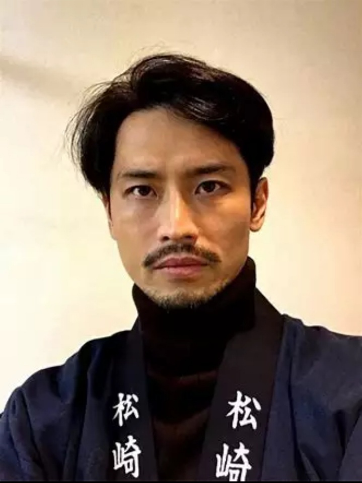 尾崎右宗的图片