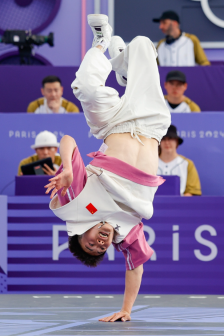 亓祥宇在巴黎奥运会霹雳舞项目男子循环赛中