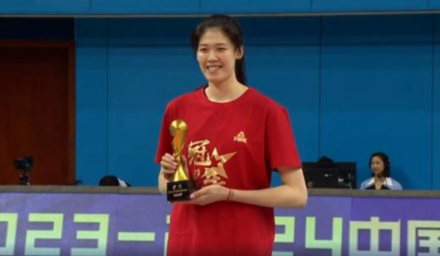 李盈莹2023-2024赛季中国女子排球超级联赛MVP