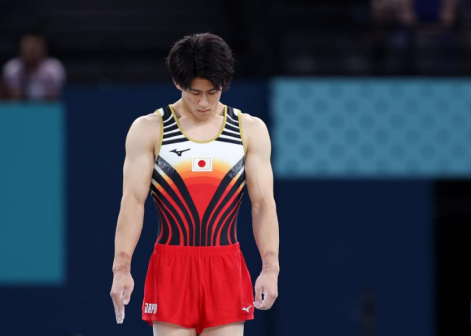 日本队桥本大辉在自由操比赛中