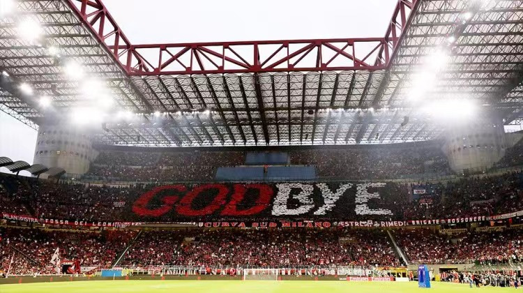 米兰球迷告别伊布