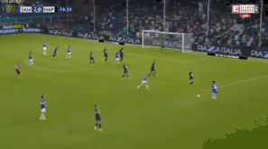 夸利亚雷拉背对球门凌空脚后跟弹射破门