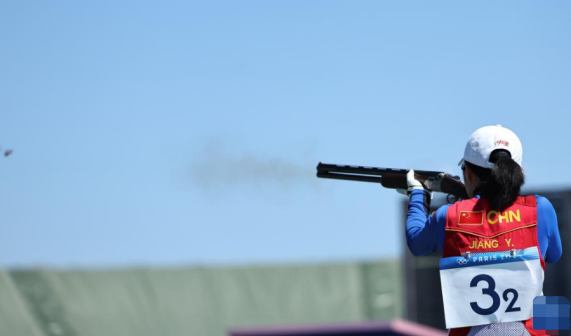 中国选手江伊婷在比赛中