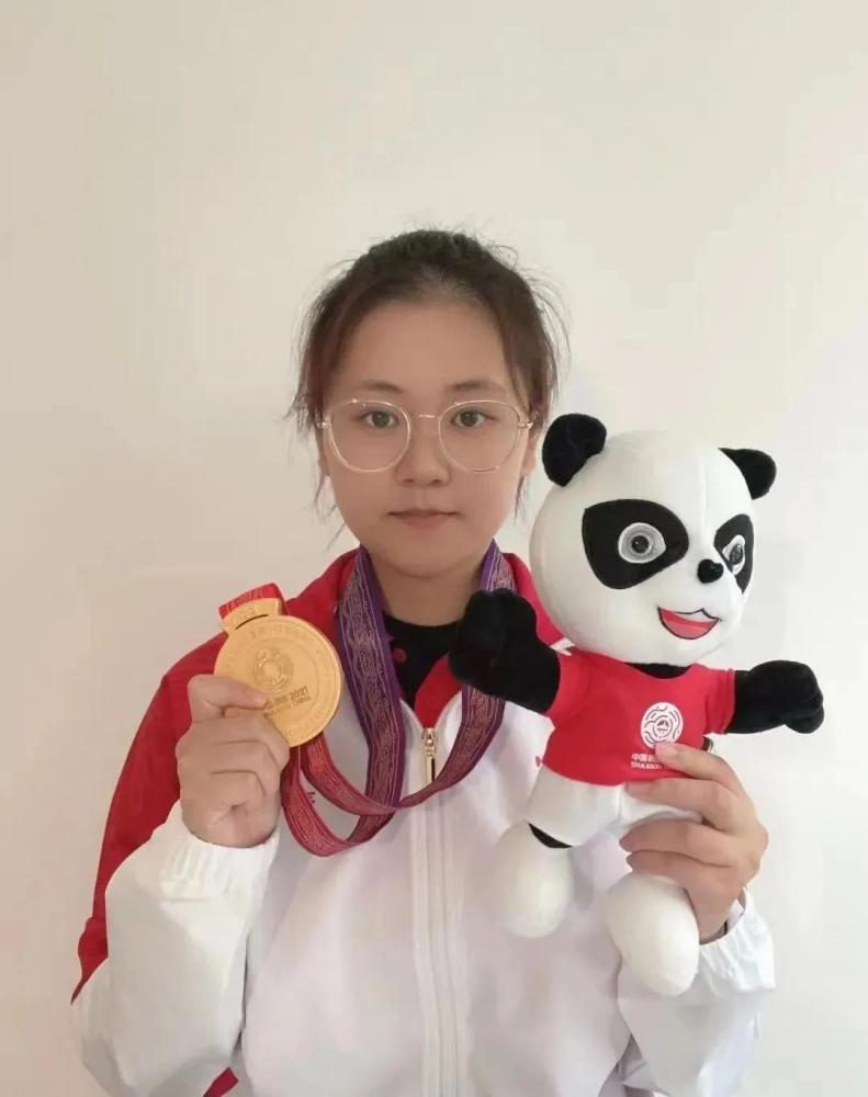 韩佳予获全运会女子10米气步枪团体金牌