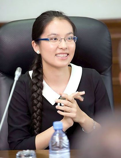 萨杜瓦卡索瓦·迪娜拉 