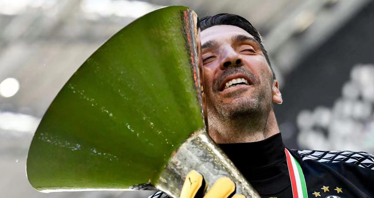 尤文获得了布冯最长情的陪伴