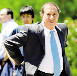 卡洛斯·比拉尔多 