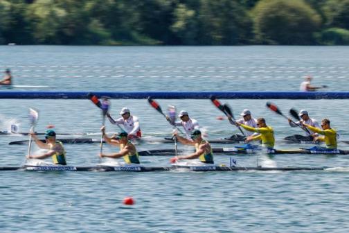 中国组合卜廷凯/王丛康/张冬/董毅（上排从左至右）