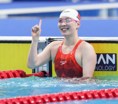 杭州亚运会游泳项目女子50米仰泳决赛冠军