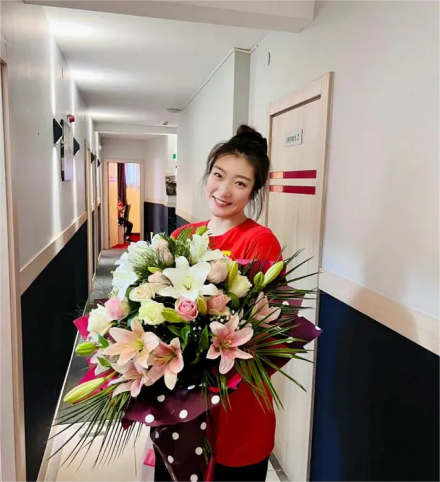伤愈复出的李梦 