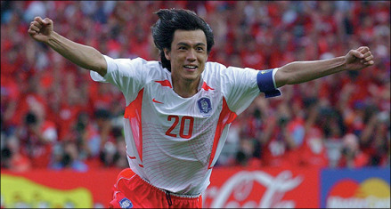 韩国队长在罚进点球后狂奔庆祝 