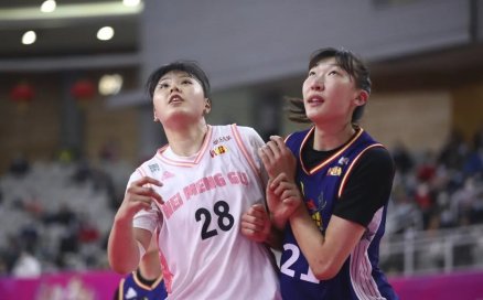 韩旭（右）与李月汝（左）