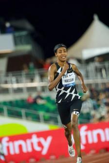 2020年东京奥运会，西凡·哈桑女子5000米跑步瞬间