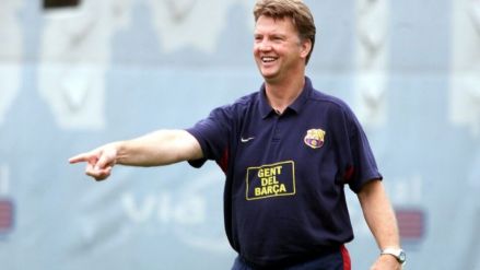 范加尔执教巴塞罗那期间