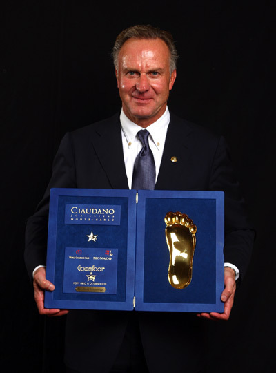 鲁梅尼格获金足奖