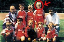 童年许尔勒（红圈中人物）