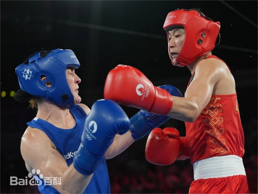 哈林顿（左）在2024年巴黎奥运会拳击项目女子60公斤级决赛