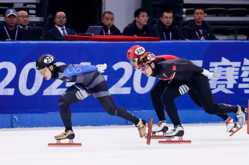 9月29日，林孝埈（左）、刘少昂（右前）和朱祎玎在比赛中