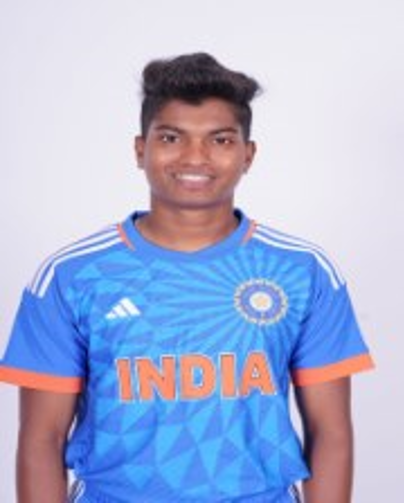 普贾·瓦斯特拉卡尔