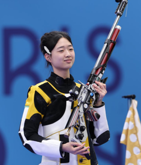 黄雨婷在比赛中