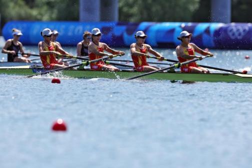 中国队选手张书贤、刘晓鑫、王子凤、徐星叶（从左到右）