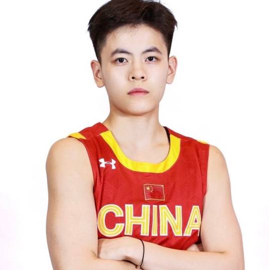 杨舒予