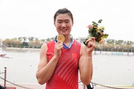 陈云霞参加2020年全国赛艇锦标赛女子单人双桨比赛获得冠军