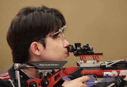 韩国选手朴是晙在比赛中