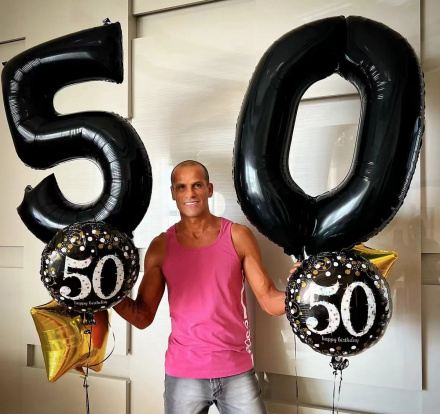 在50岁生日宴上的里瓦尔多