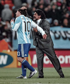 2010年南非世界杯（右）