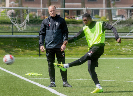 执教阿梅尔城青年队