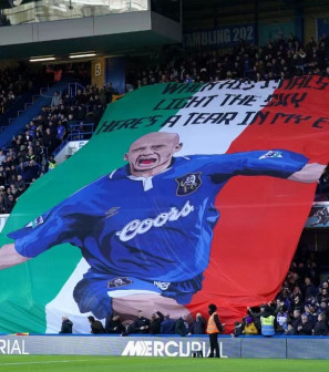 切尔西球迷纪念维亚利