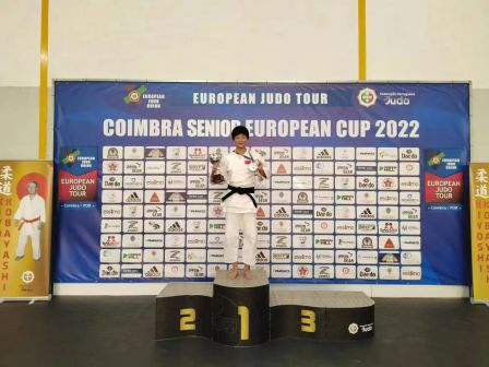 2022年欧洲柔道巡回赛唐婧（左三）获得63公斤以下级冠军