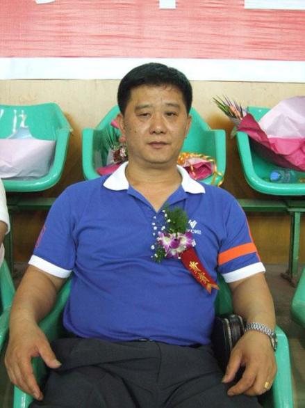 陈伟强 中年