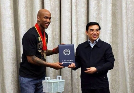 马布里拿到中国绿卡 