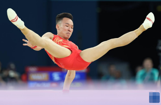 中国队选手肖若腾在自由操比赛中