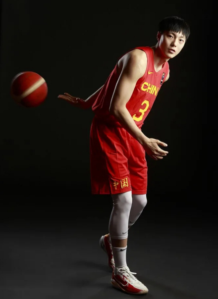 中国男篮奥运会落选赛定妆照
