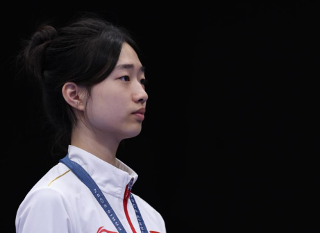 黄雨婷在颁奖仪式上