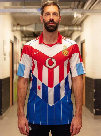 范尼所效力的球队球衣混剪