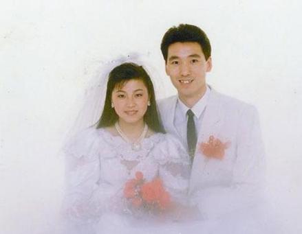 周继红田秉毅结婚照