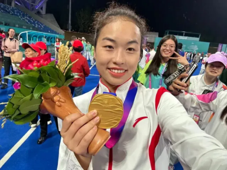 杨榴在赛后留影