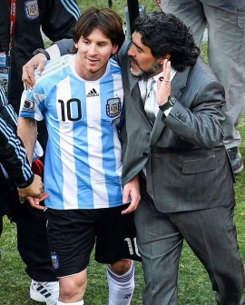 2010年南非世界杯（右）