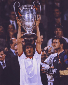 1993-94赛季4比0战胜巴塞罗那