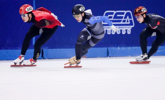 9月29日，林孝埈（中）、刘少昂（右）和朱祎玎在比赛中